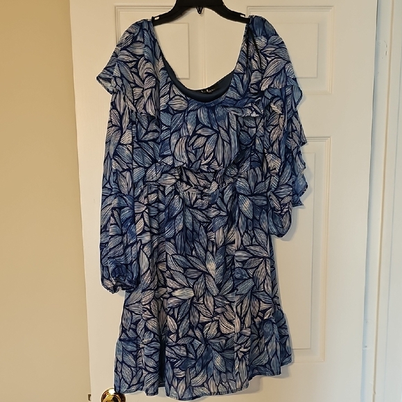 Lulus Dresses & Skirts - Lulu's Navy Leaf Print Long Sleeve Dress